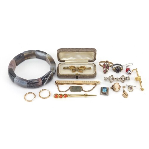 Antique and later jewellery including a cabochon garnet ring...