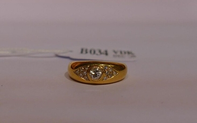 18 karat yellow gold ring set with brilliant-cut diamonds for...