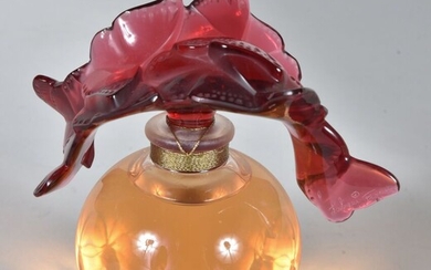 CRISTAL LALIQUE Flacon de parfum " Papillons... - Lot 34 - Conan Hôtel d’Ainay