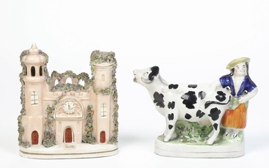 Castello "spill vase" e "cow creamer". Inghilterra Staffordshire, periodo vittoriano, XIX secolo.