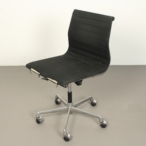 Charles & Ray Eames, Alu Chair Bürostuhl Modell EA 117 für ICF