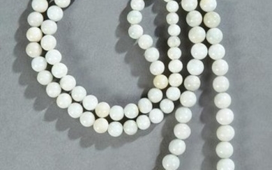 Chinese Necklace of Graduated Circular Jade Beads, 20th