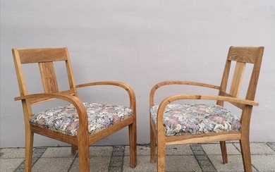 NOT SOLD. Danish cabinet maker: A pair of 1940s oak armchairs. H. 65 cm. (2) – Bruun Rasmussen Auctioneers of Fine Art
