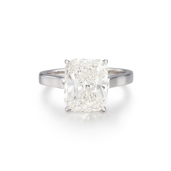 Diamond Ring | 5.00克拉 方形 J色 鑽石 戒指
