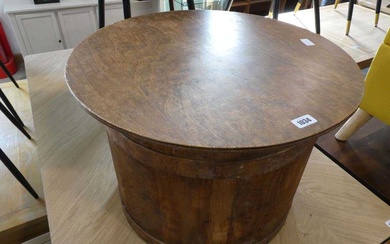 Drum shaped coffee table with ply surfaceCondition Report There is...