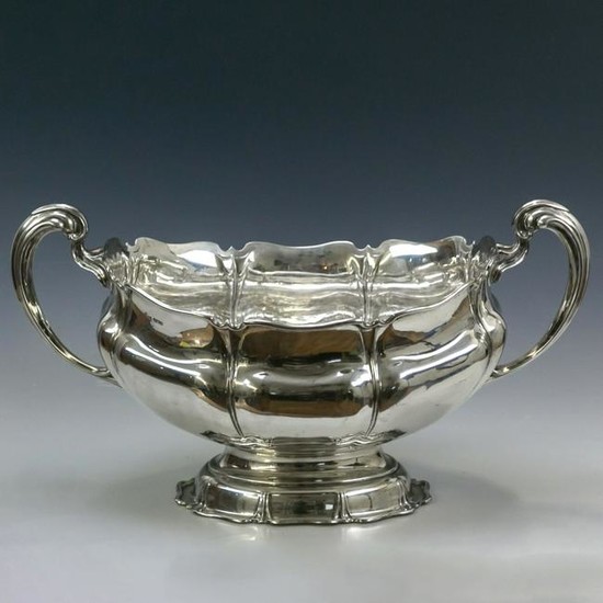 English Sterling Silver Centerpiece Vase 2800 gr