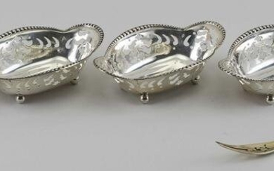 FIVE PIECES OF TIFFANY & CO. STERLING SILVER Approx.