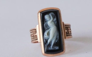 Fine Victorian Gold & Carved Cameo Mourning Ring