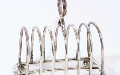 George V silver toast rack with six divisions (London 1913), 6.6ozs