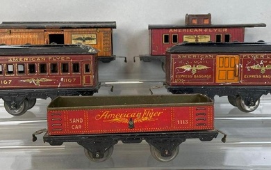 Group of 5 American Flyer O Scale Train Cars