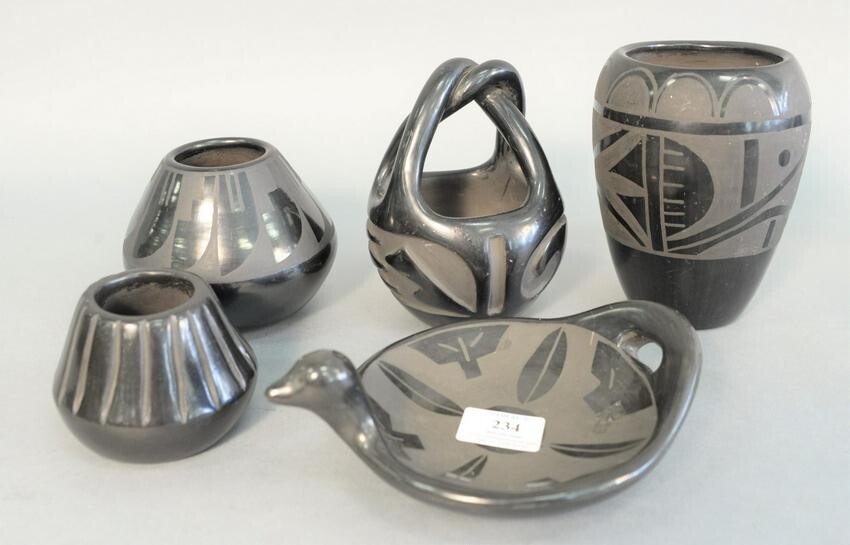 Group of 5 Santa Clara Blackware Indian pottery pieces