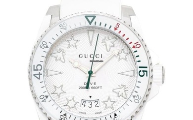 Gucci Dive YA136337 - Dive Quartz White Dial Stainless Steel Men's Watch