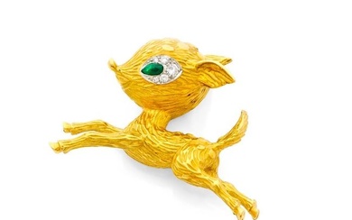 HERMÈS, Paris 1960s "Fawn" clip in 18k chiseled yellow gold (750‰), a cabochon emerald