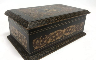 Italian Inlaid Wood Cigarette Box. Design features a ch