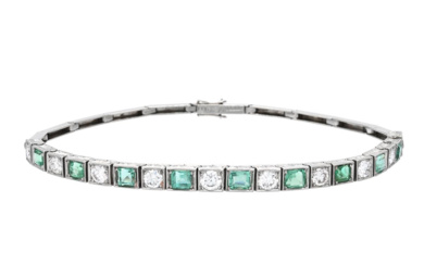 Jewellery Bracelet BRACELET, platinum, 9 carré cut emeralds, 10 o...