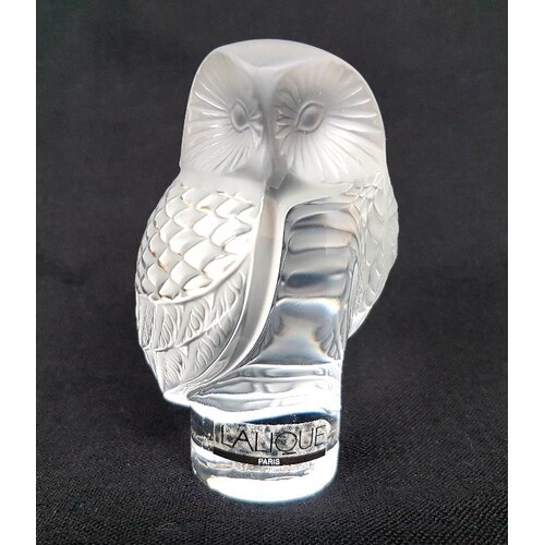 Lalique Chouette Owl Figure in clear and frosted glass, stan...