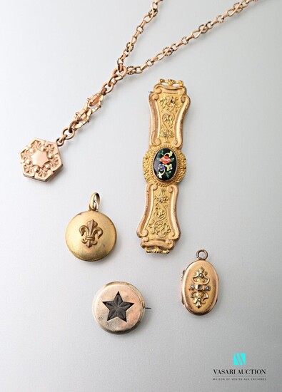 Lot en métal doré comprenant une boucle de... - Lot 234 - Vasari Auction