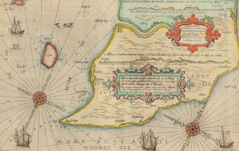 Lucas Jansz Waghenaer: “Schagen”. Engraved and handcoloured chart over the seas around Skagen, oriented against south. 41.5×55.5 cm. Unframed.