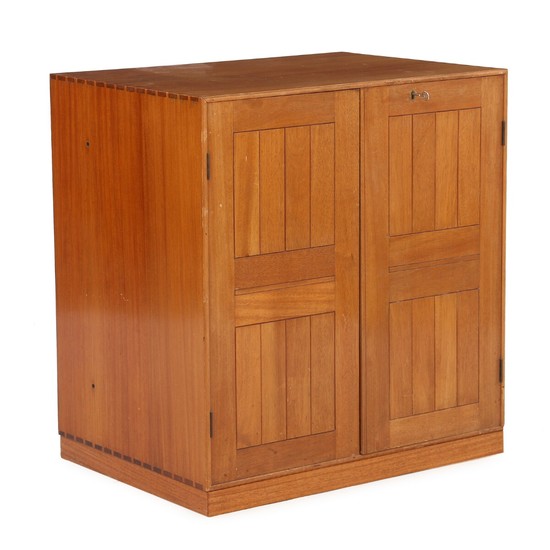 Mogens Koch: Solid mahogany cabinet with matching plinth. Made and marked by Rud Rasmussen cabinetmakers. (2)