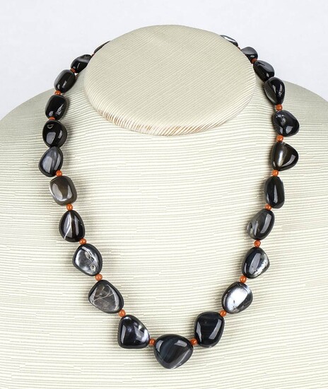 Mother of pearl and Mediterranean coral necklace 18k yellow...