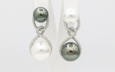 Opposite South Sea Tahitian Cultured Pearl Drop Earrings 1.90 Carats 18K