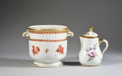 Pot à lait en porcelaine de Sèvres du XVIIIe... - Lot 34 - Coutau-Bégarie