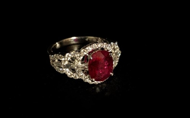 RING in white gold adorned with a ruby (2.1 cts)...
