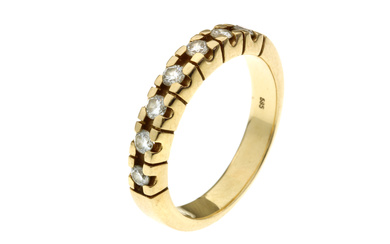 Ring 4.9g 585/- Gelbgold mit 7 Diamanten zus. ca. 0.35 ct.. Ringgroesse ca. 55