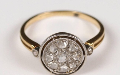 Ring in yellow gold (750) the circular plate decorated with diamond splinters in pink. T: 56, Gross weight: 3.01 gr.