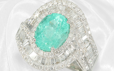 Ring: very high quality diamond ring with large Paraiba tourmaline of 3.11ct