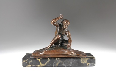 Sculpture en bronze d'un tailleur. France, vers 1900, signée "Travail, R. Zoll", bronze à patine...
