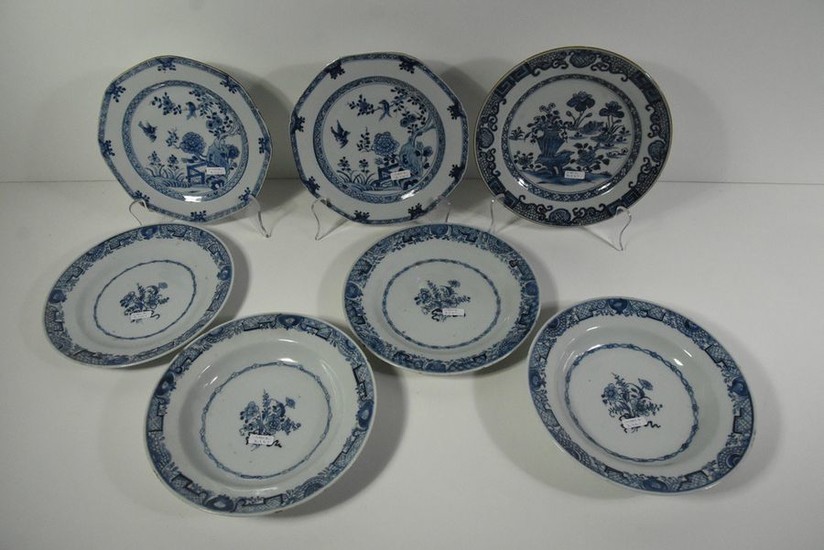 Set of six blue Chinese porcelain plates (two...