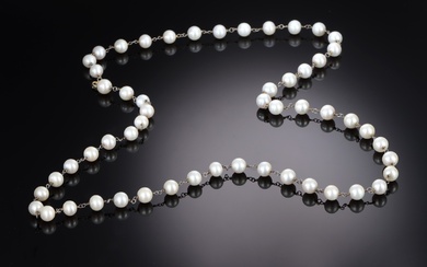 South Sea cultured pearl necklace in sterling silver and 14 kt. gold