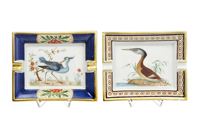 Suite de 2 cendriers vide-poches en porcelaine, Hermès Paris. A décor d'oiseaux, long. 19 cm