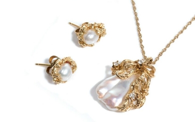 VINTAGE GOLD & BAROQUE PEARL NECKLACE & EARRINGS