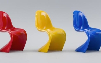 VITRA DESIGN MUSEUM MINIATURES COLLECTION Boxed set of five plastic Panton Chairs, 1959/60, in yellow, white, black, red and blue. C...