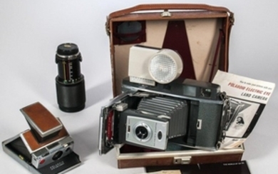 Polaroid 900 Land Camera, c. 1962, serial no. E412903, with case and manual; together with Polaroid SX-70 Land Camera, and Vivitar Seri