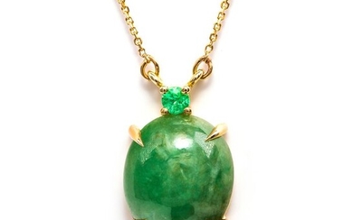 14 kt. Yellow gold - Necklace with pendant - 7.32 ct Jade - 0.20 ct Emeralds - No Reserve Price