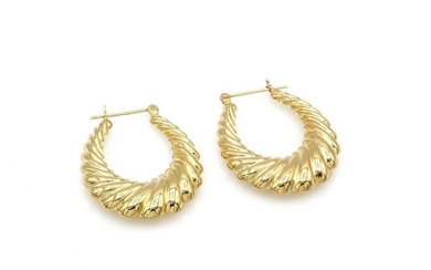14K Yellow Gold Shrimp Hoop Fashion Earrings