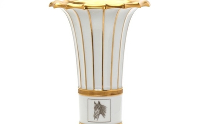 A so-called Hetsch partly gilt porcelain vase, Danish Derby trophy 1985. 740/8569. Royal Copenhagen. H. 26 cm.