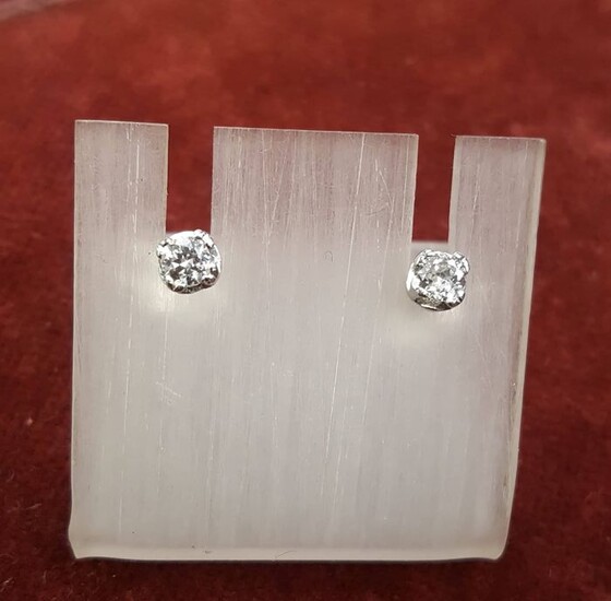18 kt. Gold - Earrings - 0.30 ct Diamond