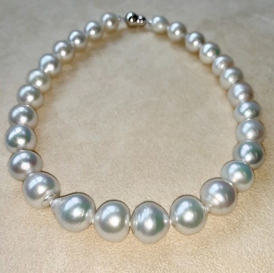 18 kt. Saltwater pearls, South sea pearls, White gold, Size from Ø 14 to 16,4MM - Necklace