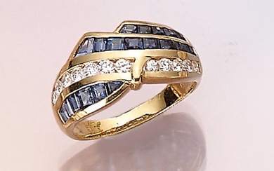 18 kt gold ring with sapphires and...