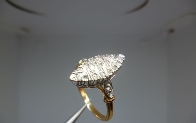 18 kt. two 18k gold - Marquise ring 17 diamonds