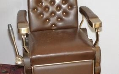2 Phaidar Barber Shop Salon Chair with Oak Sides
