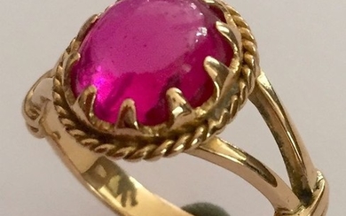 18 kt. Yellow gold - Ring - 8.00 ct synt. ruby