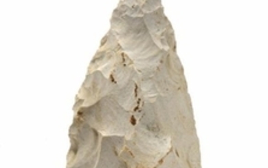 Biface amygdaloïde épointé Silex blanc. France,...