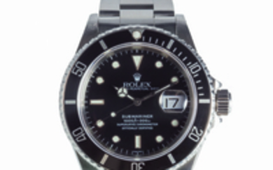 ROLEX SUBMARINER SAINT TROPEZ ROLEX CUP 1999 Fine and very rare stainless steel self winding wristwatch with black dial and date. With stainless steel Oyster bracelet. With Original Box, Papers and and original boat sticker. Très rare et superbe montre...
