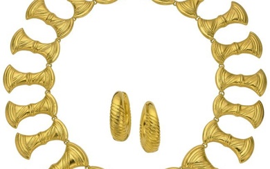 55135: Lalaounis Gold Jewelry Suite Metal: 22k gold Ma