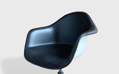 Eames Swivel Chair, 1970